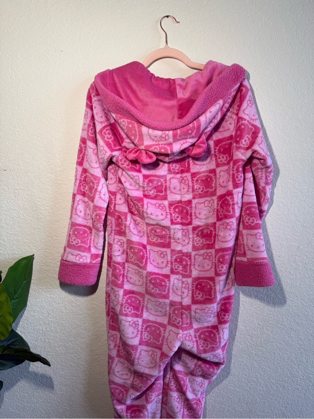 Hello Kitty Pink Plush Hooded Pajama Onesie Size Small New Washed Never Worn